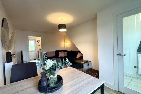 Lounge/Dining area