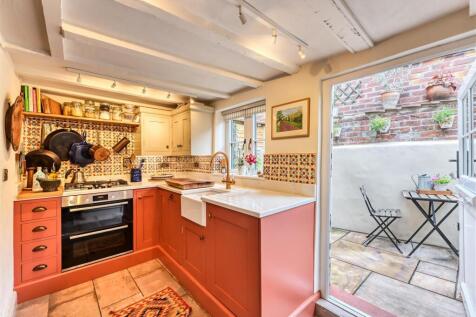 17 St Leonards Close-05.jpg