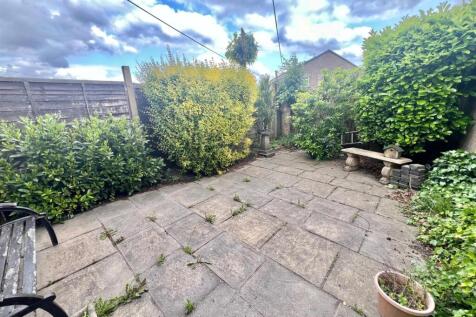 Bramleys Estate Agents - Mount Avenue - Outlane (1