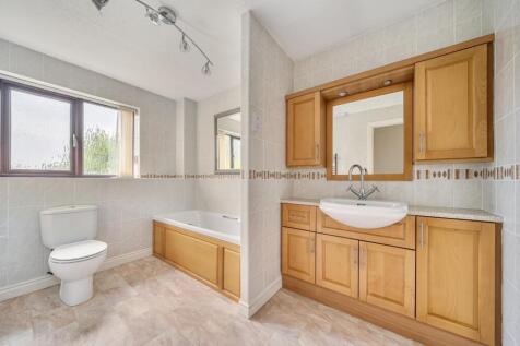 27 Spring Lane, Flore