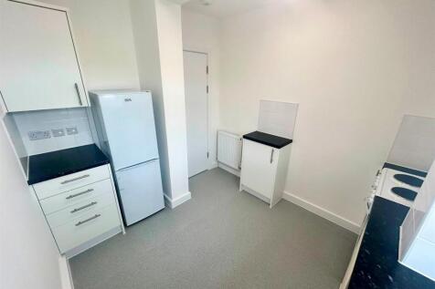 Kitchen 2.jpg