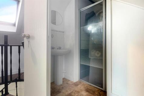 32 Bishopstone Drive (5).jpg