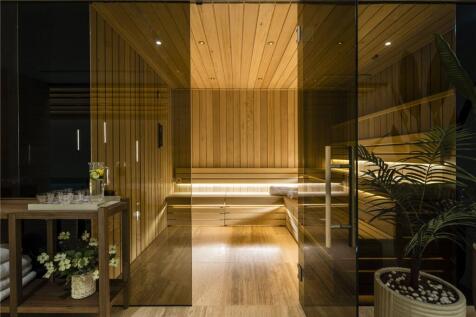 5 bed, 4 bath Apartment in London - Photo 13