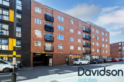THE QUBE | Large One Bedroom Apartment | Furnished | Balcony | 3rd Floor | Fantastic location