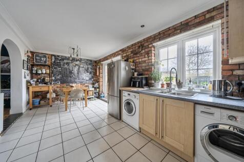 Mayors Walk - kitchen 2