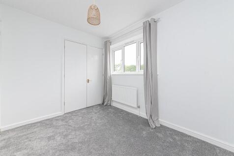 5 Davy Close (2).jpg