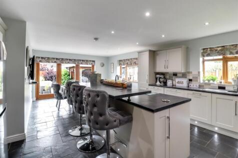 Open Plan Living Dining Kitchen