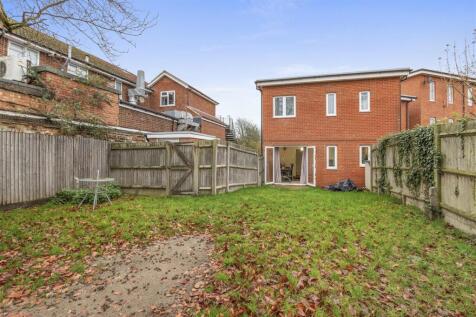 1 Terriers End, HP13 7DB-11.jpg