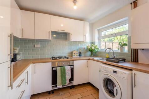8690370-interior01.jpg