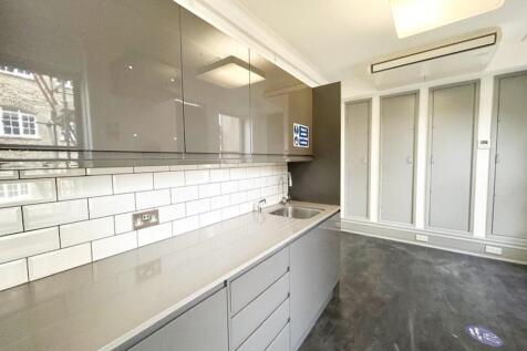 9cc35e3210b686a419f3d333034e4d4626camdenhighstre