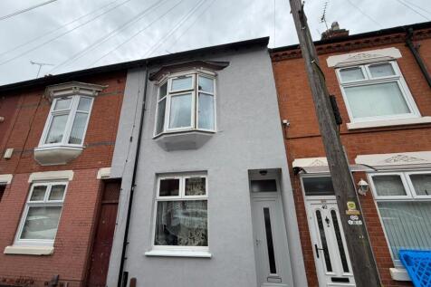 3 Bedroom Terraced House on Buller Road..