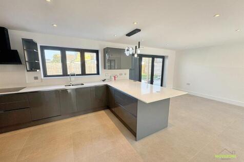 PHOTO-2025-08-22-11-26-41 3.jpg