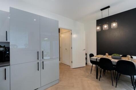 17 Mara Drive-004.JPG