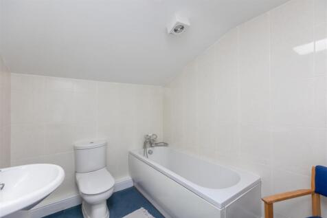 Rose Garth Bathroom.jpg