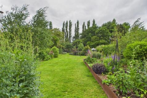 CAM03674G0-PR0527-STILL011