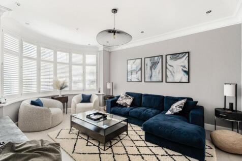 FRONT RECEPTION ROOM