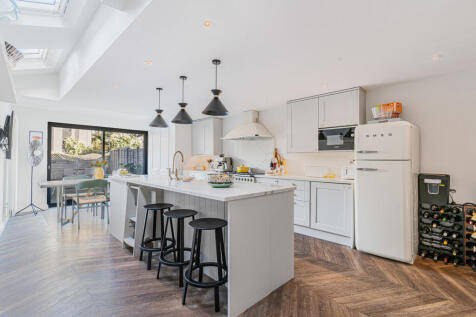 Kitchen/Dining