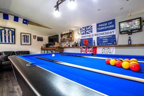 Bar/Games Room
