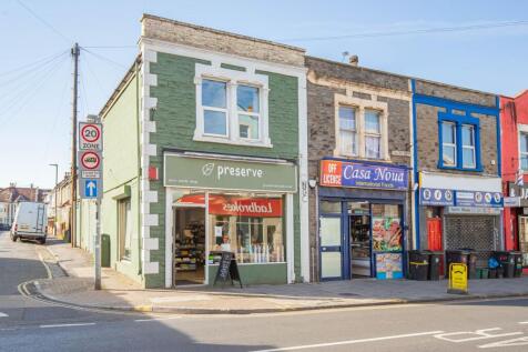 Parks Sales and Lettings are delighted to offer this beautifully presented and spacious two bedroom first floor flat benefiting from its own front door and located on the extremely popular Church Road