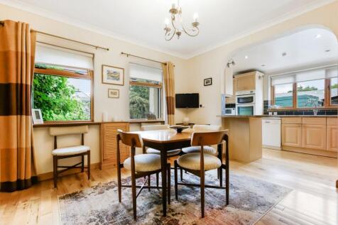 Dining/Kitchen