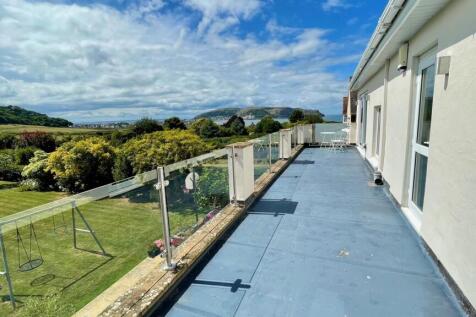 bryn y bia 26 balcony.jpg