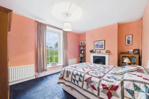 CAM01995G0-PR0368-STILL009