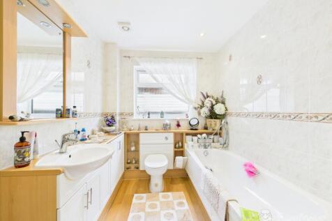 CAM03624G0-PR0148-STILL049