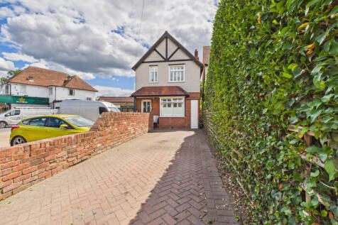 2 bed detached house for sale Headley Road, Woodl
