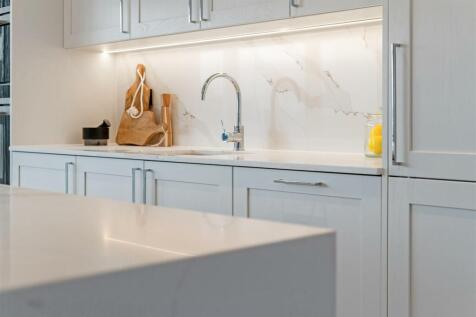 304 Sandbanks Road 327170 - (10).jpg