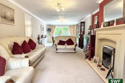 THROUGH LIVING / DINING ROOM