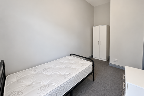 1 Bedroom House in WF2 8TF
