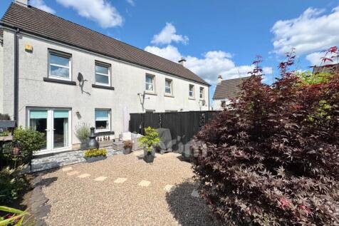 Kirkfield Gardens, Renfrew rear garden