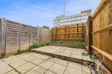 CAM01254G0-PR0312-STILL010.jpg