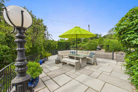 CAM02909G0-PR0466-STILL009