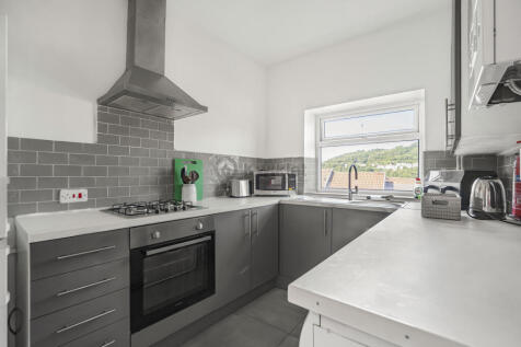 4 Bedroom Terraced in CF37 1NS