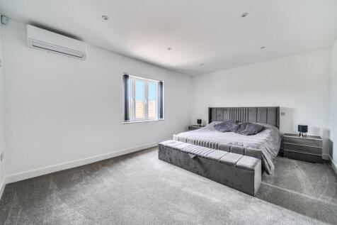 1356069-18-68f273...