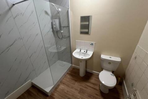 SHOWER ROOM.jpg