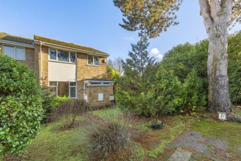 32 Campbells Ride, HP15 6TQ-15.jpg