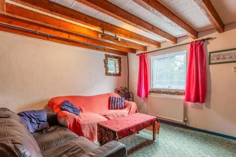 Living Room1.jpg