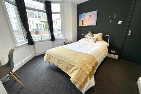 Welcome to a brand new 6-bed home created for modern professional living. The property is finished to a high standard throughout and offers spacious, fully furnished rooms designed for working profess