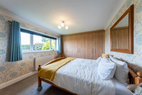 9 Orchard Dene-018.jpg