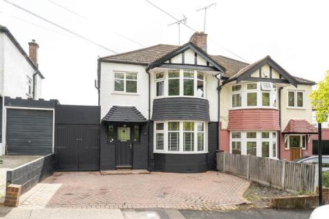 Beacontree Avenue, E17