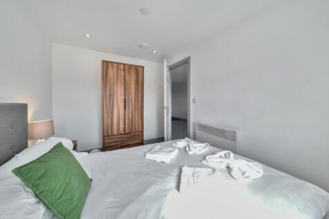 1298381-4-684fe0b...