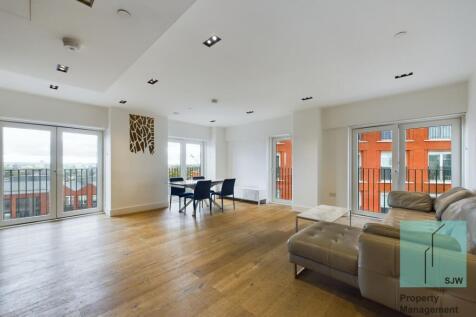 Available from the 8th of August a stunning luxury 2-bedroom, 2-bathroom apartment located on the 12th floor of the prestigious Keybridge Development in Vauxhall.