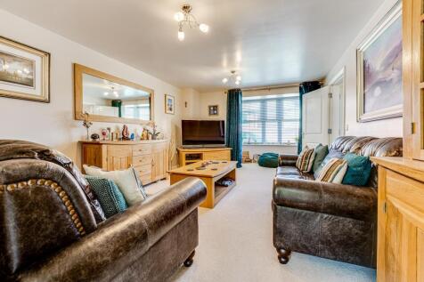 43 Donnington Road, Burton Latimer-16.jpg