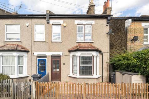Daisy Road, E18