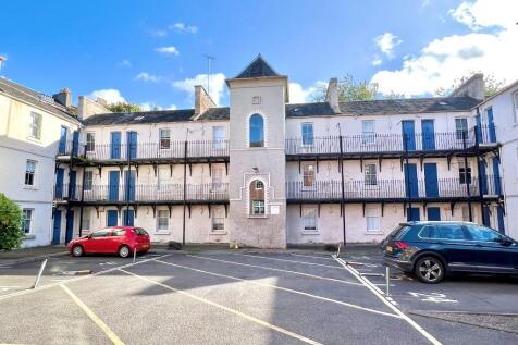 Extremely well presented, unfurnished 1 double bedroom property in excellent Stockbridge locale. Close to all amenities, City Centre and major transport links. The property is to be rented unfurnished