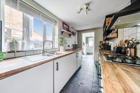 kitchen h.jpg