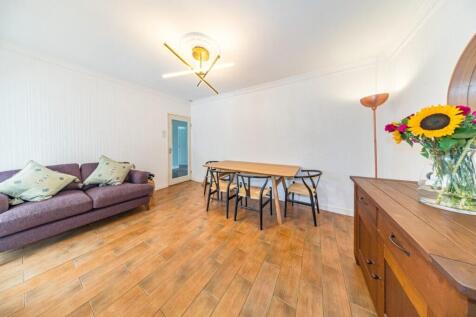 31 The Meadows dining room.jpg