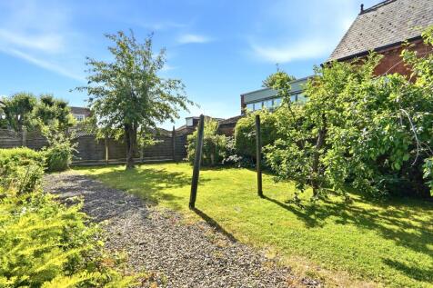 Garden with lawn